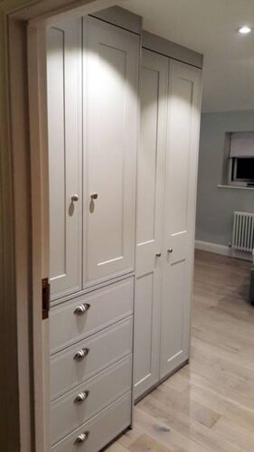 Hinged wardrobe with drawers